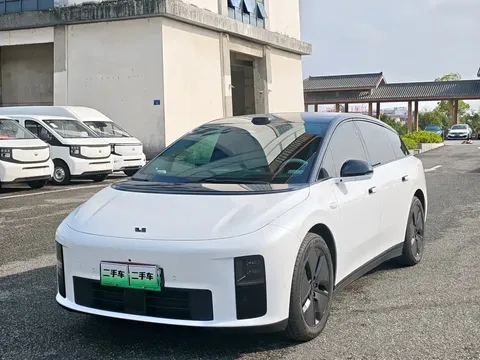 2025 Li Auto i6 2WD Standard