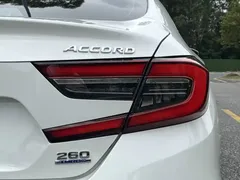 2022 Honda Accord 260TURBO Luxury, белый — фото 11