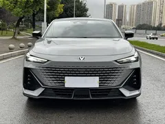 2022 Changan UNI-V 1.5T — фото 2