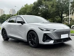2022 Changan UNI-V 1.5T — фото 3