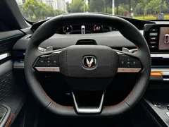 2022 Changan UNI-V 1.5T — фото 17