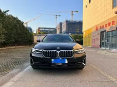 2023 BMW 5 Series 530Li Leading Luxury Package, чёрный — фото 2