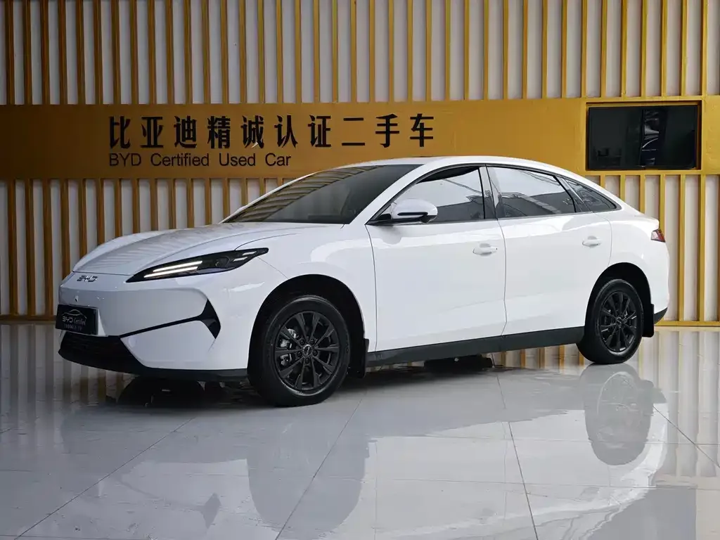 2025 BYD e7 EV 520 Smart Travel