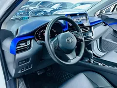 2023 Toyota C-HR 2.0L, белый — фото 5