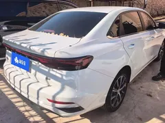2022 Geely Emgrand 4th Gen 1.5L CVT Premium, белый — фото 3