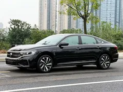 2022 Volkswagen Passat 330TSI Luxury, чёрный — фото 1