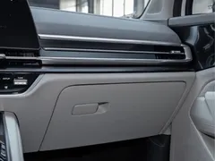 2023 Kia Sportage 1.5T 2WD Premium, белый — фото 17