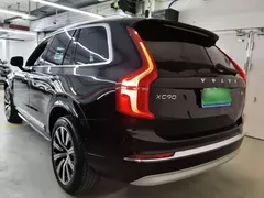 2022 Volvo XC90 B5 Luxury 5-seat, чёрный — фото 5
