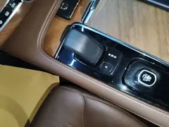 2022 Volvo XC90 B5 Luxury 5-seat, чёрный — фото 14