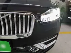 2022 Volvo XC90 B5 Luxury 5-seat, чёрный — фото 24