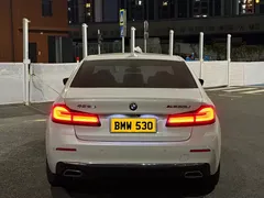 2022 BMW 5 Series 530Li Premium Luxury Package, белый — фото 2