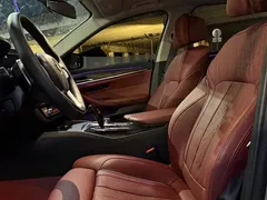 2022 BMW 5 Series 530Li Premium Luxury Package, белый — фото 7
