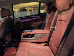 2022 BMW 5 Series 530Li Premium Luxury Package, белый — фото 8