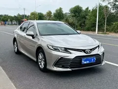 2021 Toyota Camry 2.0G Luxury — фото 2