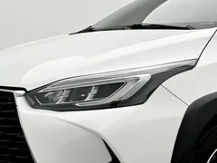 2021 Toyota Yaris L Zhixuan X 1.5L CVT Luxury, белый — фото 10