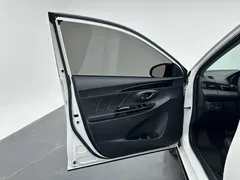 2021 Toyota Yaris L Zhixuan X 1.5L CVT Luxury, белый — фото 15