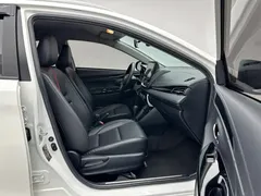 2021 Toyota Yaris L Zhixuan X 1.5L CVT Luxury, белый — фото 17