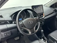 2021 Toyota Yaris L Zhixuan X 1.5L CVT Luxury, белый — фото 20