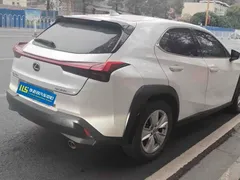 2020 Lexus UX 200 Special Edition, белый — фото 3