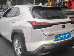 2020 Lexus UX 200 Special Edition, белый — фото 4
