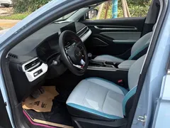 2022 Geely Emgrand 4th Gen 1.5L CVT Premium — фото 4