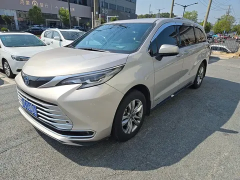 2021 Toyota Sienna 2.5L Hybrid Platinum