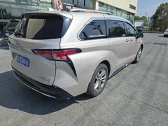 2021 Toyota Sienna 2.5L Hybrid Platinum — фото 6