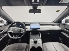 2025 BYD Qin PLUS DM-i PHEV Smart Driving 55km Leading, белый — фото 13