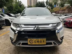 2020 Mitsubishi Outlander 2.0L 2WD 5-seat, белый — фото 2