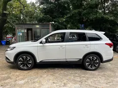 2020 Mitsubishi Outlander 2.0L 2WD 5-seat, белый — фото 6