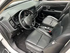 2020 Mitsubishi Outlander 2.0L 2WD 5-seat, белый — фото 7