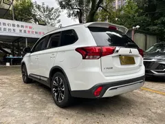 2020 Mitsubishi Outlander 2.0L 2WD 5-seat, белый — фото 17