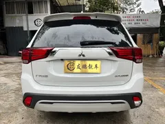 2020 Mitsubishi Outlander 2.0L 2WD 5-seat, белый — фото 18