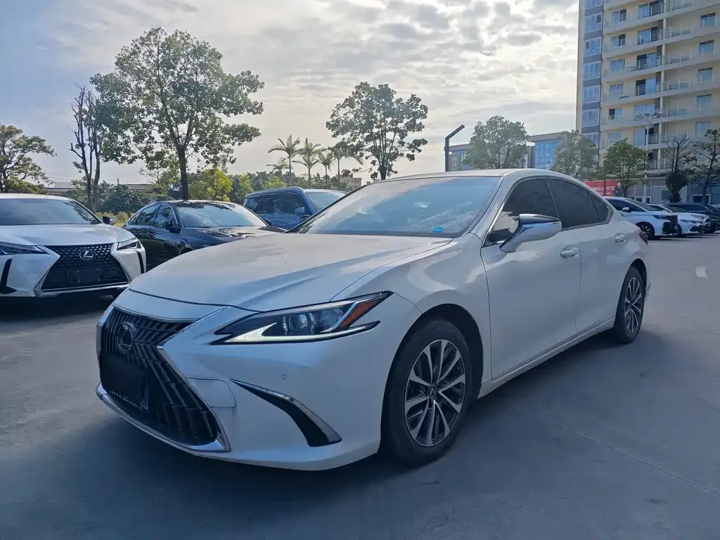 2021 Lexus ES 200 Luxury