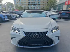 2021 Lexus ES 200 Luxury, белый — фото 5