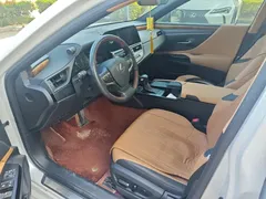 2021 Lexus ES 200 Luxury, белый — фото 8