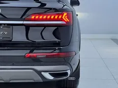 2022 Audi Q7 45 TFSI quattro S line Sport, чёрный — фото 6