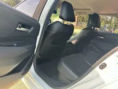 2021 Toyota Corolla Hybrid 1.8L E-CVT Elite, белый — фото 8