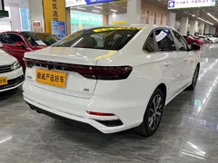 2022 Geely Emgrand 4th Gen 1.5L CVT Premium, белый — фото 4