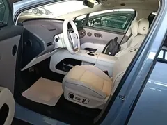 2025 Li Auto i8 Standard, синий — фото 16