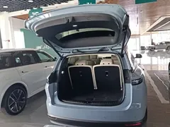 2025 Li Auto i8 Standard, синий — фото 19