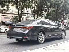 2019 Toyota Avalon Hybrid 2.5L Luxury, чёрный — фото 5