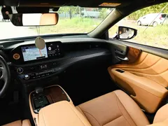 2021 Lexus LS 500h Excellence — фото 15