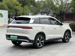 2026 BYD Song Pro DM-i PHEV 301km, белый — фото 16