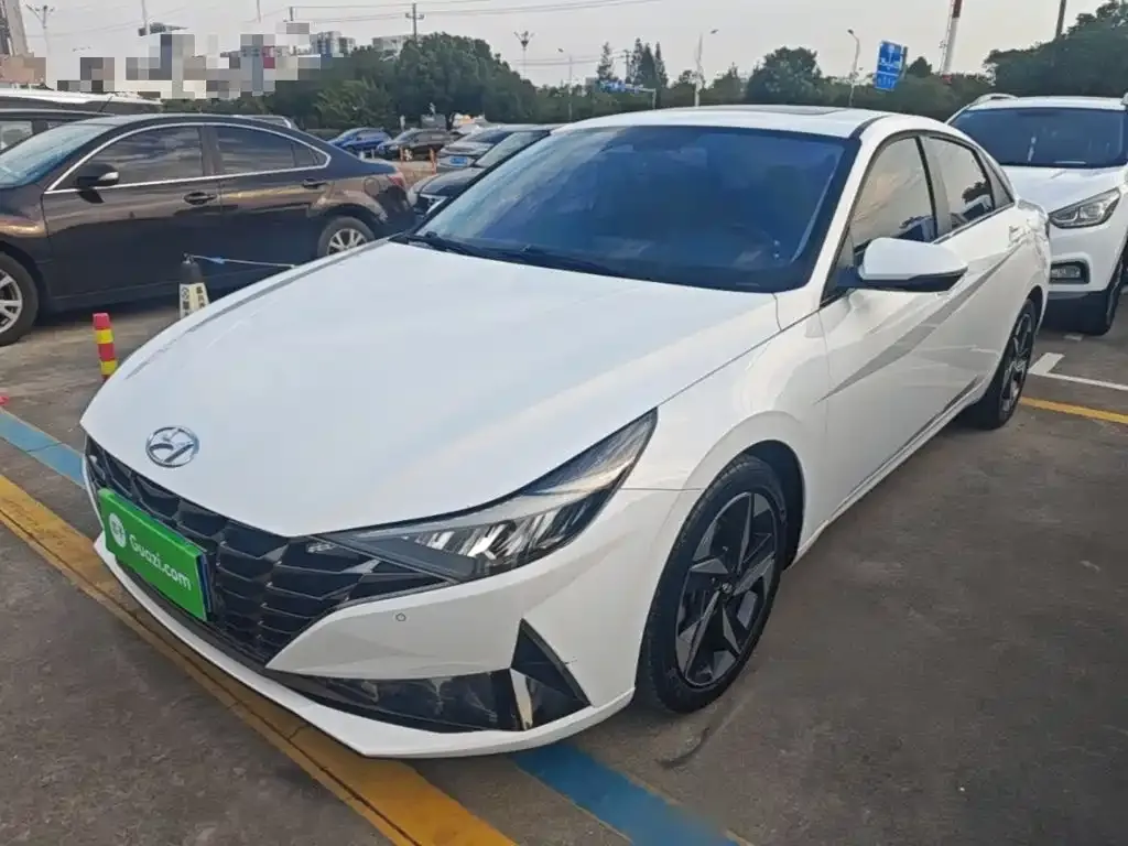 2022 Hyundai Elantra 1.5L CVT LUX Premium