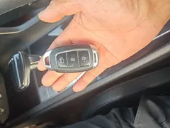 2022 Hyundai Elantra 1.5L CVT LUX Premium, белый — фото 9
