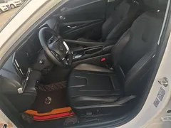 2022 Hyundai Elantra 1.5L CVT LUX Premium, белый — фото 15