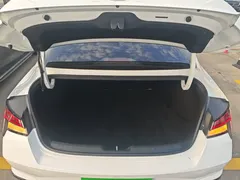 2022 Hyundai Elantra 1.5L CVT LUX Premium, белый — фото 19