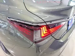 2022 Lexus ES 200 Excellence, зелёный — фото 13