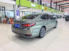 2022 Lexus ES 200 Excellence, зелёный — фото 16